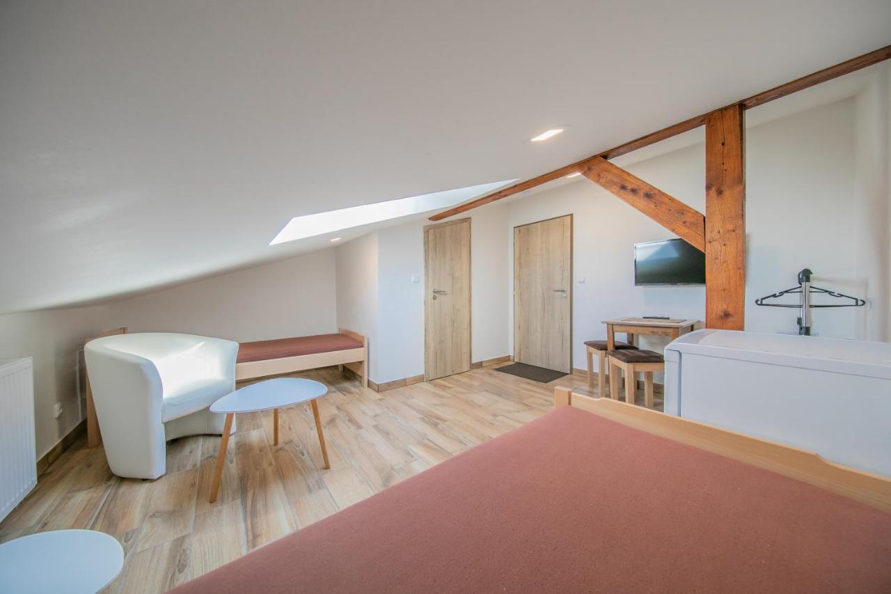 Na Rybnicku Bohutin Hotel Ngoại thất bức ảnh